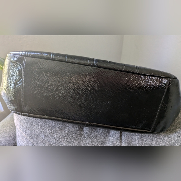 COACH GALLERY EMBOSSED PATENT LEATHER F19462. - Picture 8 of 12